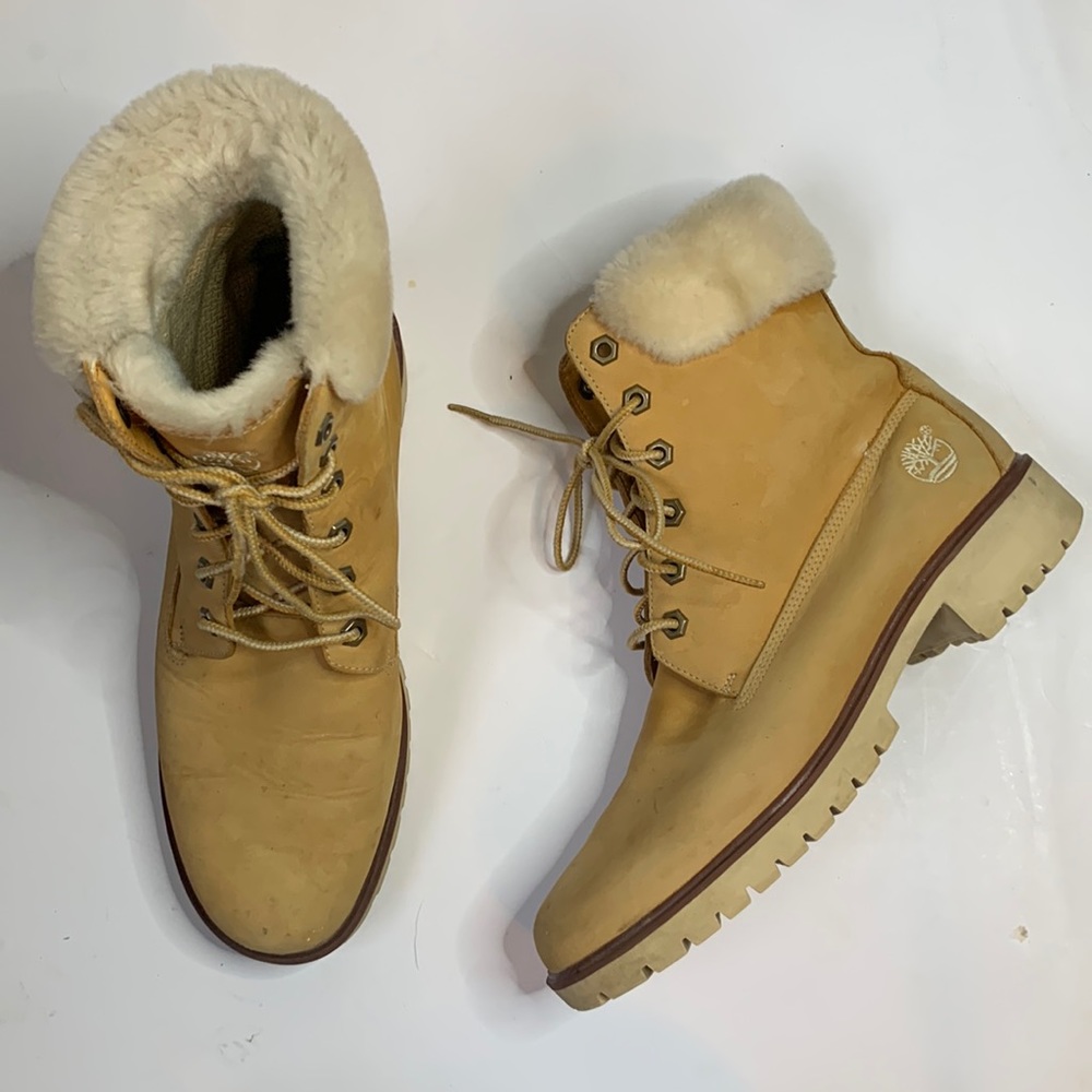 Timberland Women’s Waterproof Shearling Boots Sz 8.5